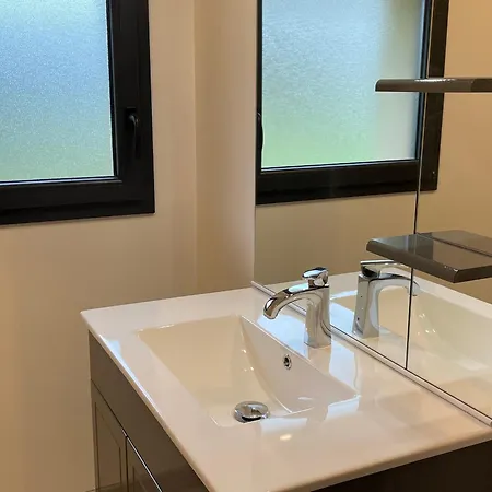 Сasa de vacaciones De Charme Près Du Mans, équipé Avec Espace Extérieur, Garage, Et Confort Moderne - Fr-1-410-385