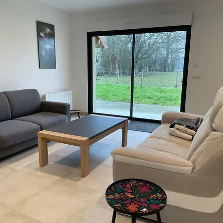 De Charme Près Du Mans, équipé Avec Espace Extérieur, Garage, Et Confort Moderne - Fr-1-410-385 *