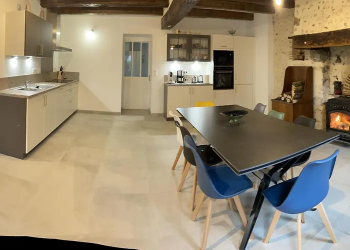 De Charme Pres Du Mans, Equipe Avec Espace Exterieur, Garage, Et Confort Moderne - Fr-1-410-385 *