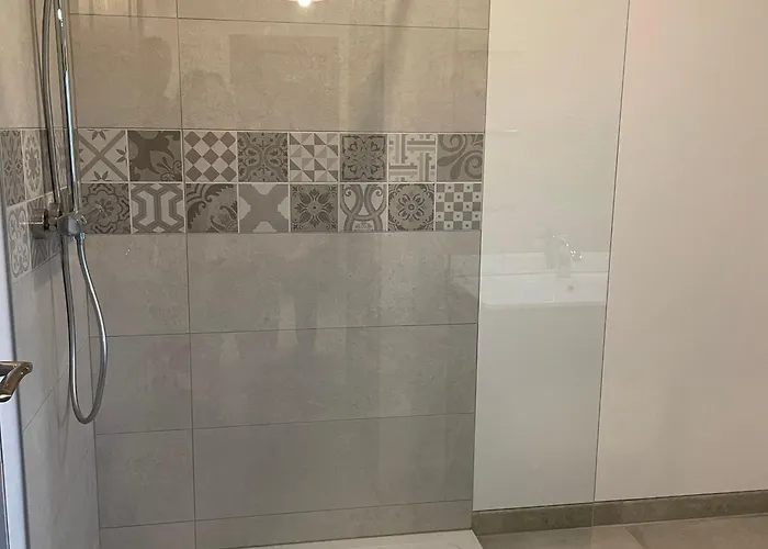 De Charme Pres Du Mans, Equipe Avec Espace Exterieur, Garage, Et Confort Moderne - Fr-1-410-385